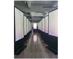 迅博明一批55寸和65寸立式液晶广告机应用于重庆某足球场项目